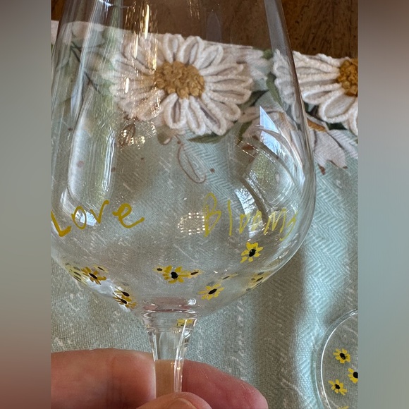Hand painted Wine Glasses NWT “Love Blooms “ set of two with yellow daisys - Picture 14 of 14